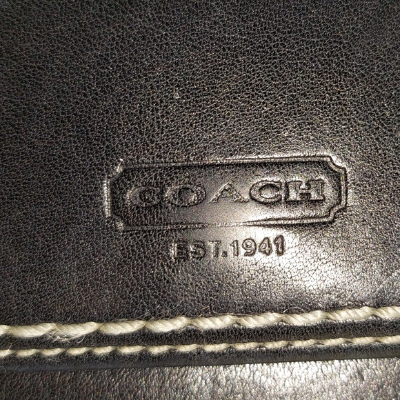 SOLD-Coach wallet with kiss lock closure Great condition and smoke free home. - Picture 7 of 11